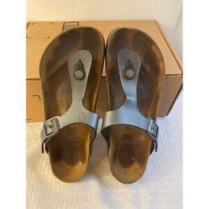 Birkenstock thong‎ sandals 38 pewter color used size 8
